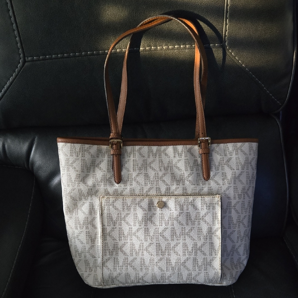 Michael Kors  Monogram Jet Set Tote In Vanilla